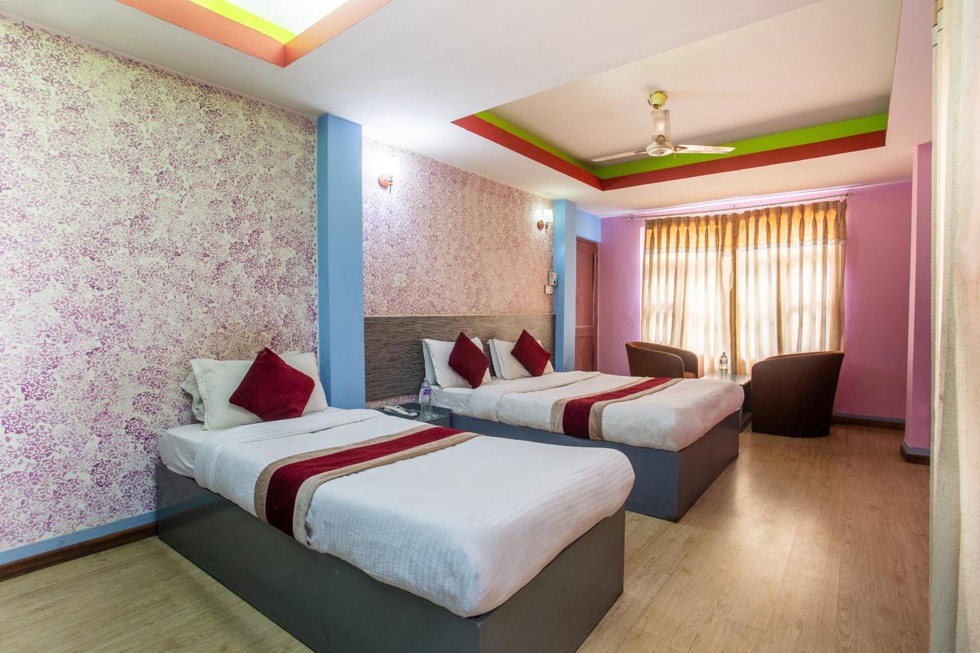 Oyo 808 Hotel Om Ganapati Pvt Ltd Kathmandu Esterno foto