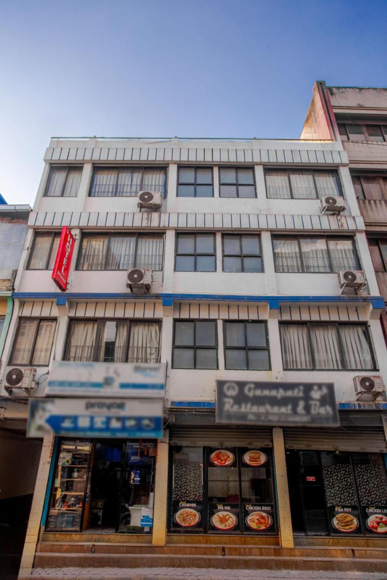 Oyo 808 Hotel Om Ganapati Pvt Ltd Kathmandu Esterno foto