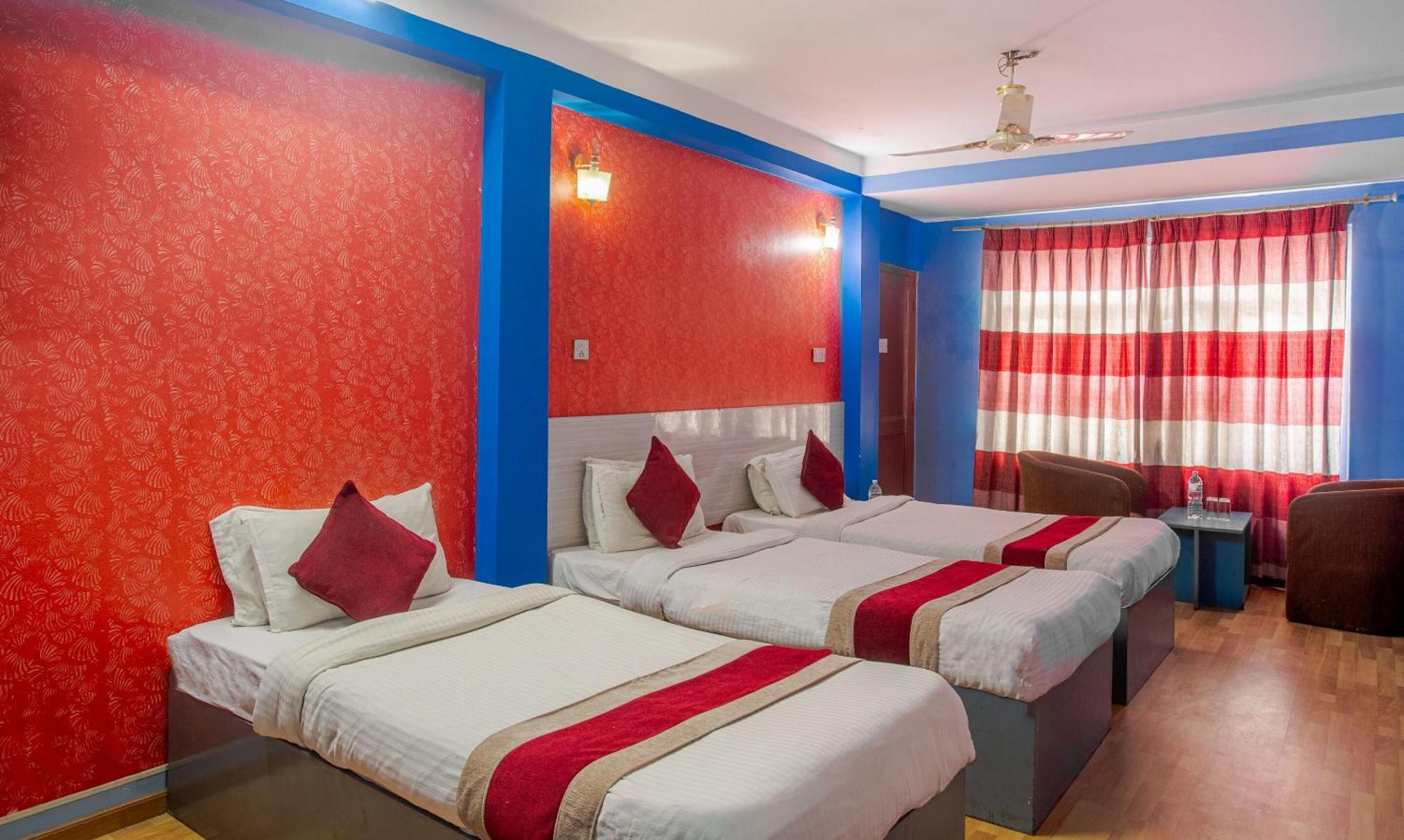 Oyo 808 Hotel Om Ganapati Pvt Ltd Kathmandu Esterno foto