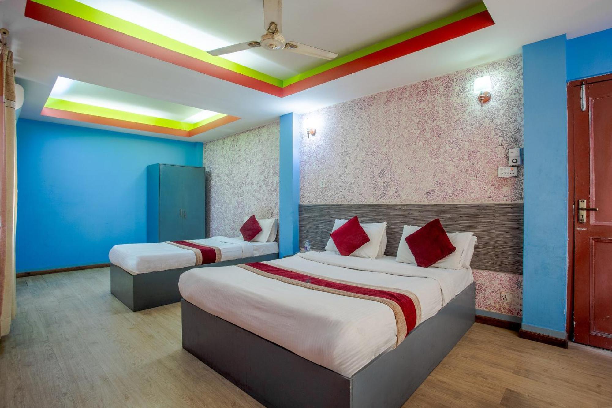 Oyo 808 Hotel Om Ganapati Pvt Ltd Kathmandu Esterno foto