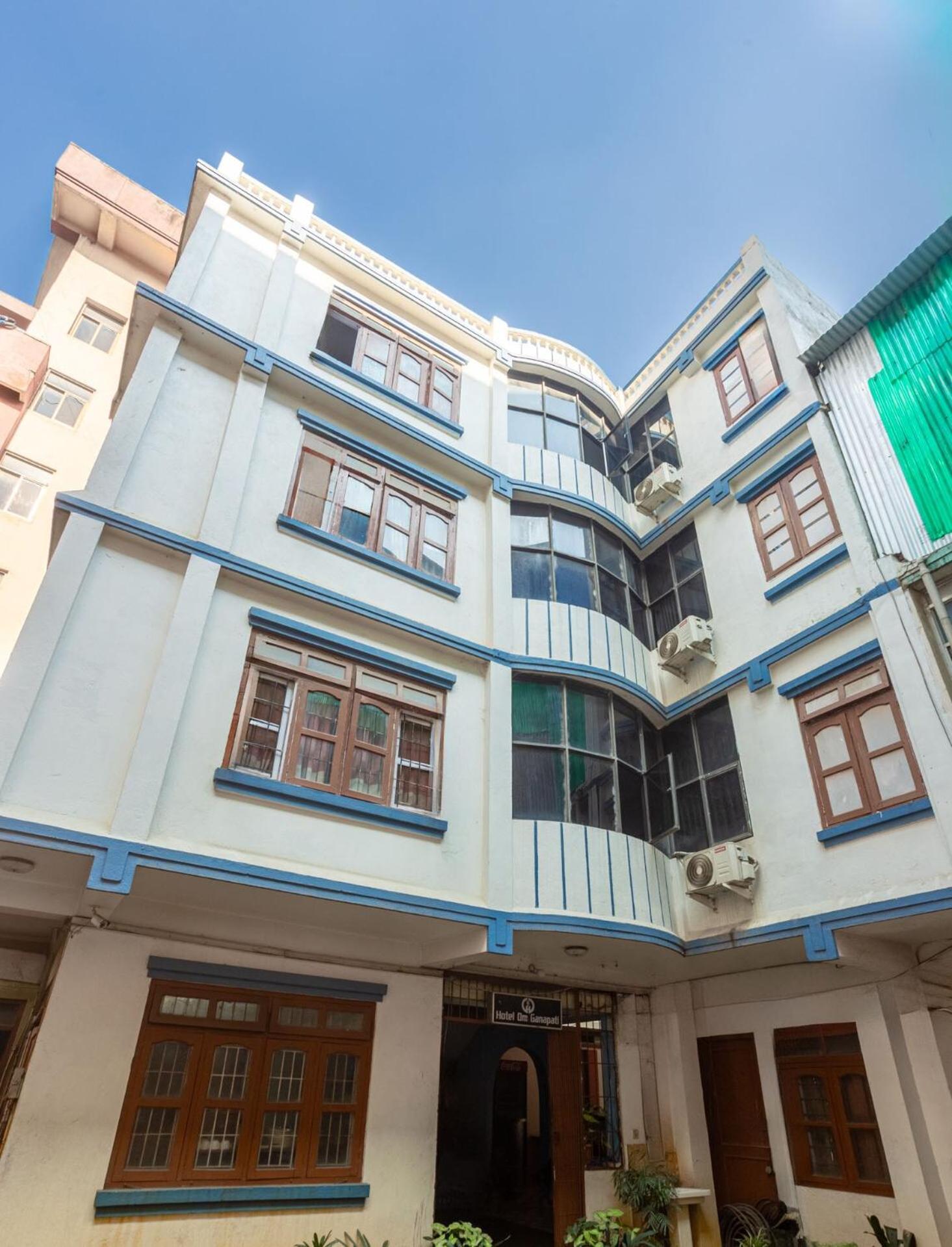Oyo 808 Hotel Om Ganapati Pvt Ltd Kathmandu Esterno foto